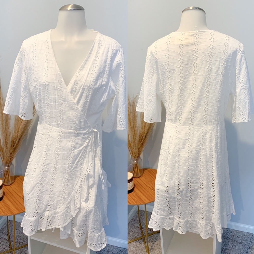 White Eyelet Wrap Dress Size Large New W/Tags